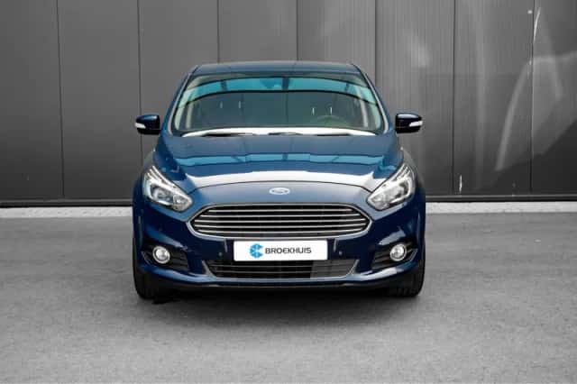 Ford S-Max (2015) thumbnail 3