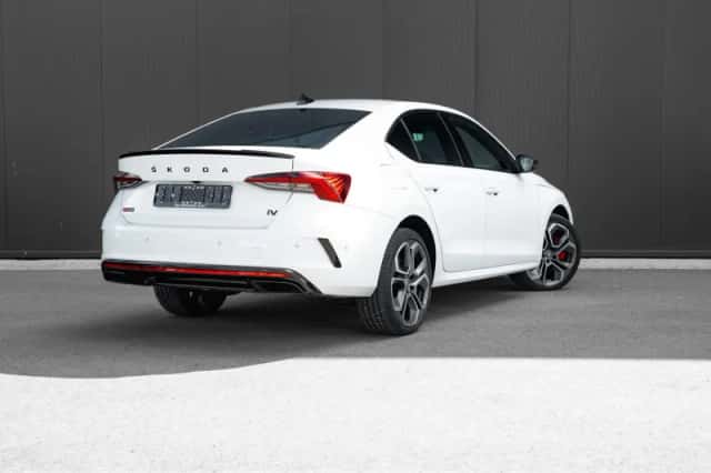 Škoda Octavia (2023) thumbnail 2