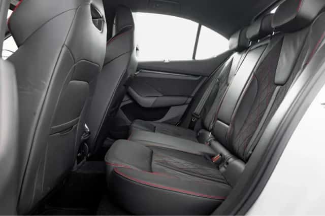 Škoda Octavia (2023) thumbnail 11