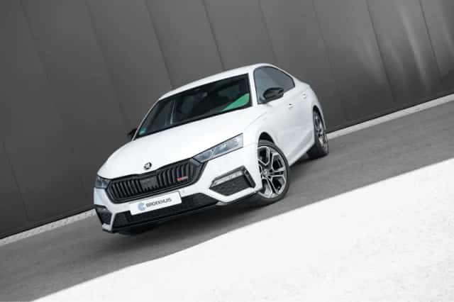 Škoda Octavia (2023) thumbnail 3