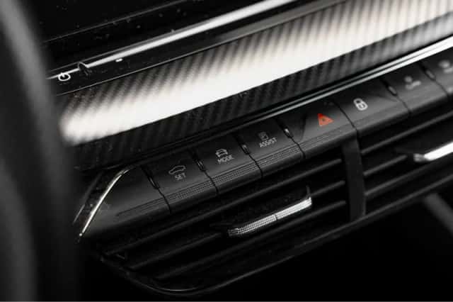 Škoda Octavia (2023) thumbnail 23
