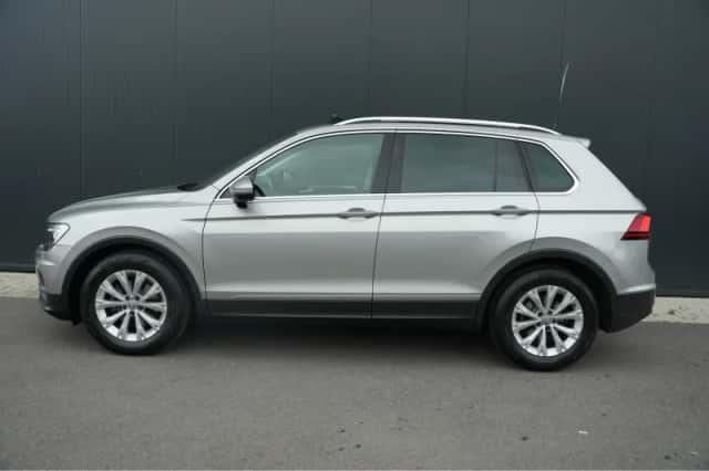 Volkswagen Tiguan (2018) thumbnail 2