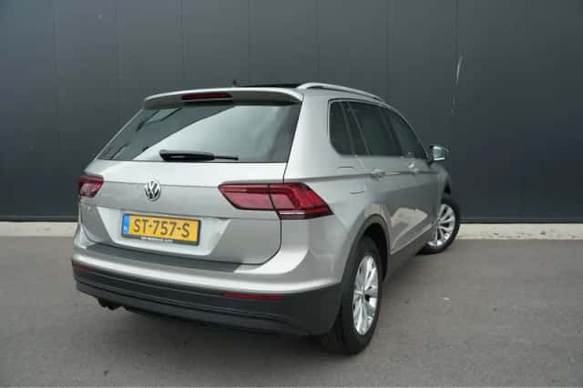 Volkswagen Tiguan (2018) thumbnail 3