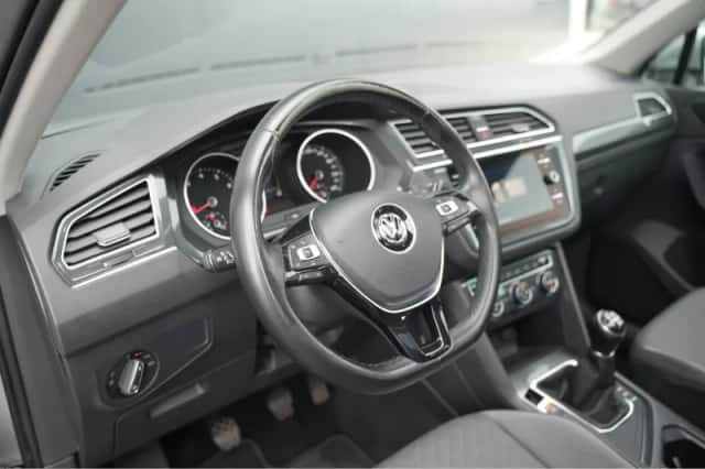 Volkswagen Tiguan (2018) thumbnail 6