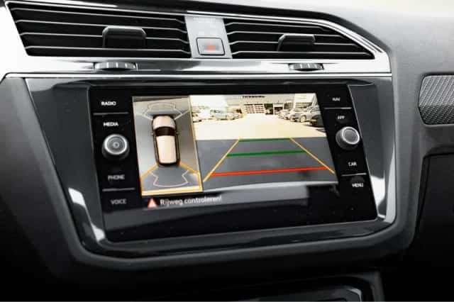 Volkswagen Tiguan (2021) thumbnail 23