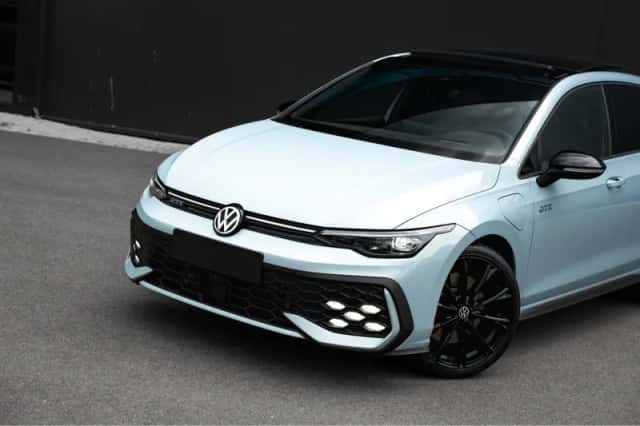 Volkswagen Golf (2025) thumbnail 4