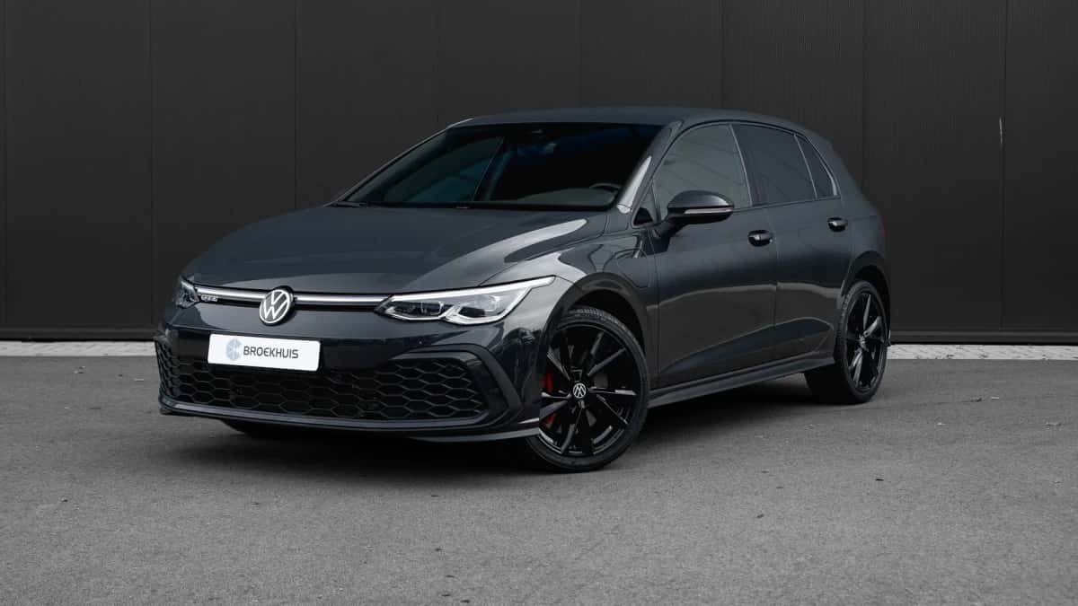 Volkswagen Golf (2022) — foto 1
