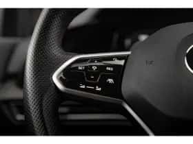 Volkswagen Golf (2022) thumbnail 15