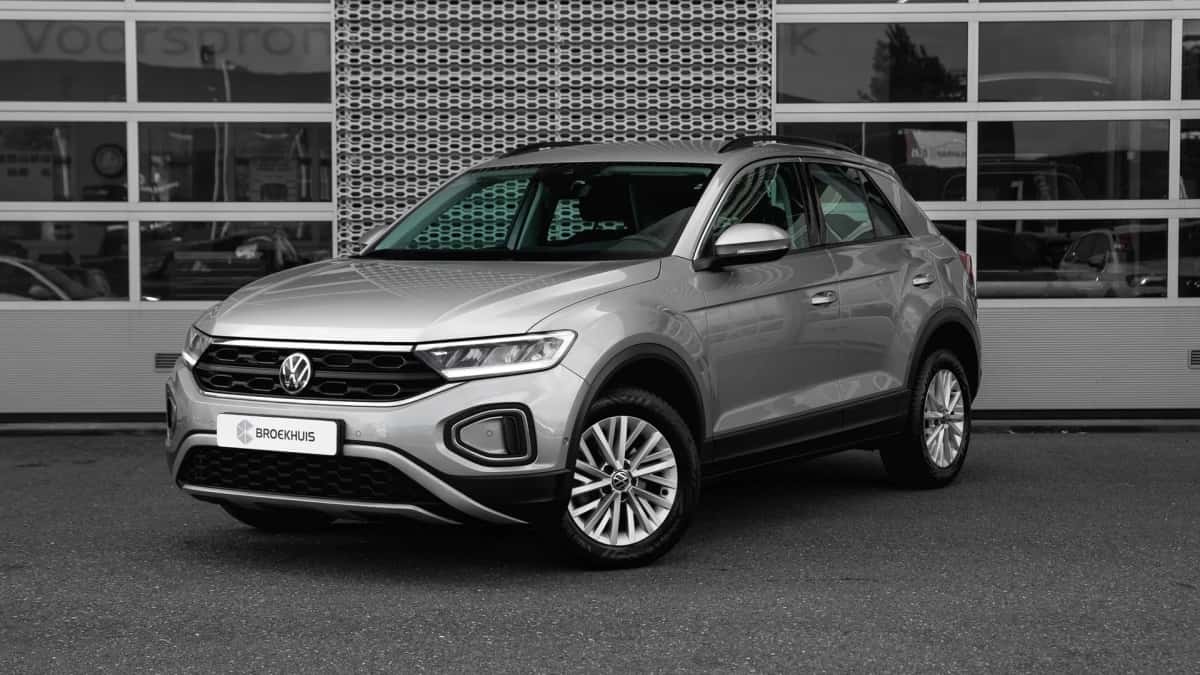 Volkswagen T-Roc (2023) — foto 1