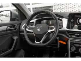 Volkswagen T-Roc (2023) thumbnail 13
