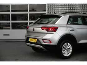 Volkswagen T-Roc (2023) thumbnail 22
