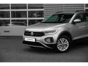 Volkswagen T-Roc (2023) thumbnail 4