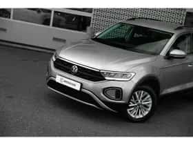 Volkswagen T-Roc (2023) thumbnail 6