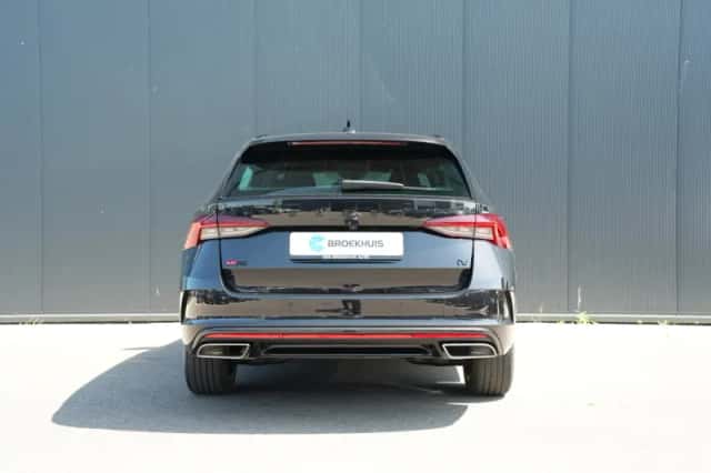 Škoda Octavia (2023) thumbnail 5