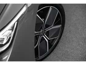 Volkswagen Golf (2025) thumbnail 5