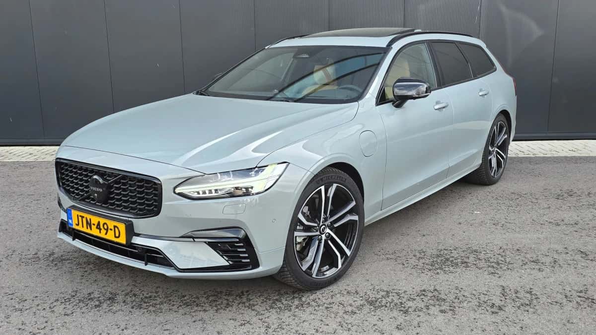 Volvo V90 (2026) — foto 1