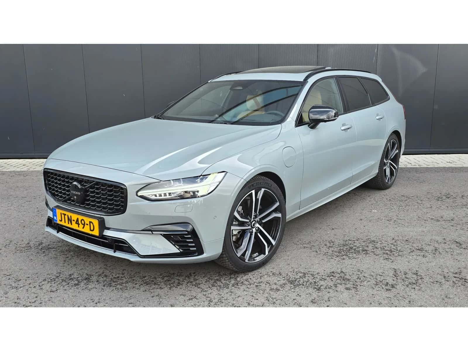 Volvo V90 (2026) — foto 1