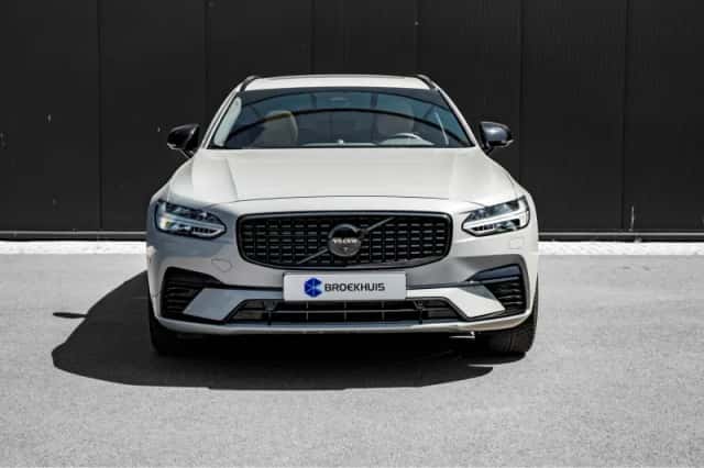 Volvo V90 (2026) thumbnail 3