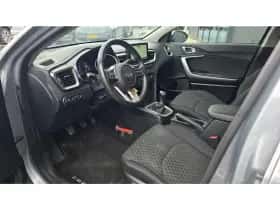 Kia Ceed (2019) thumbnail 2