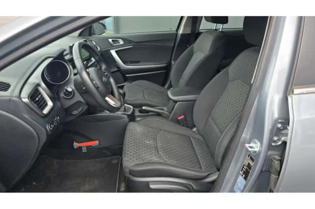 Kia Ceed (2019) thumbnail 3