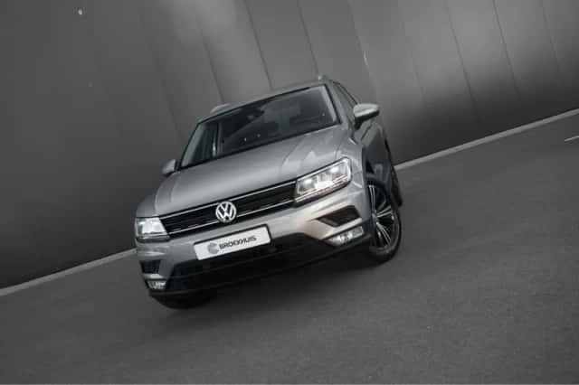 Volkswagen Tiguan (2017) thumbnail 2