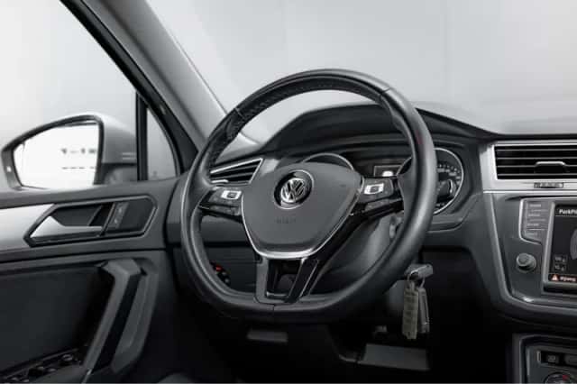 Volkswagen Tiguan (2017) thumbnail 12