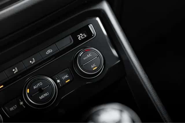 Volkswagen Tiguan (2017) thumbnail 19