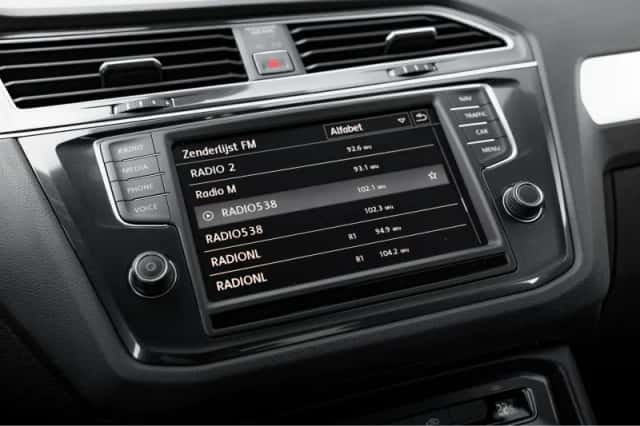 Volkswagen Tiguan (2017) thumbnail 21