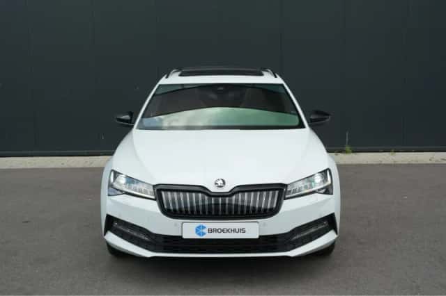 Škoda Superb (2022) thumbnail 2