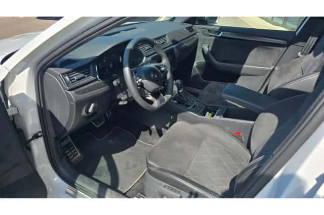 Škoda Superb (2022) thumbnail 2
