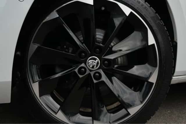 Škoda Superb (2022) thumbnail 6