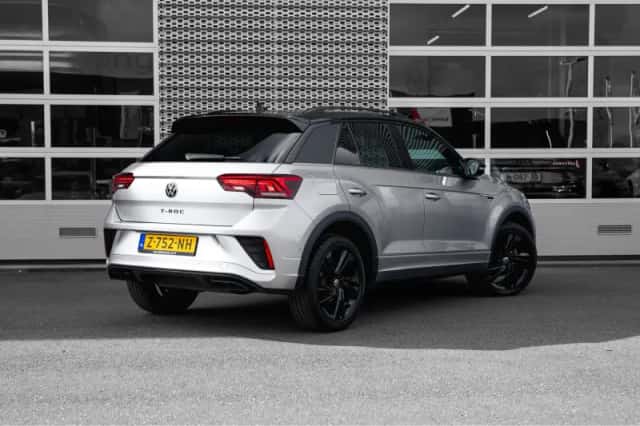 Volkswagen T-Roc (2024) thumbnail 2
