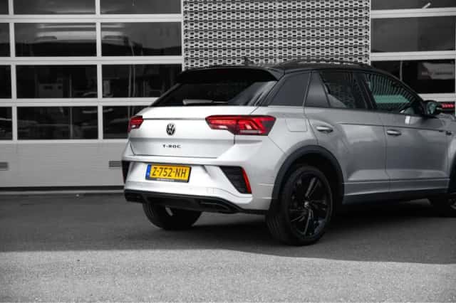 Volkswagen T-Roc (2024) thumbnail 3