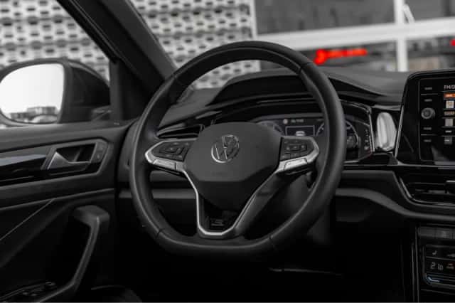 Volkswagen T-Roc (2024) thumbnail 9