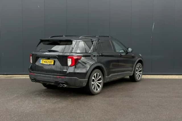 Ford Explorer (2021) thumbnail 2
