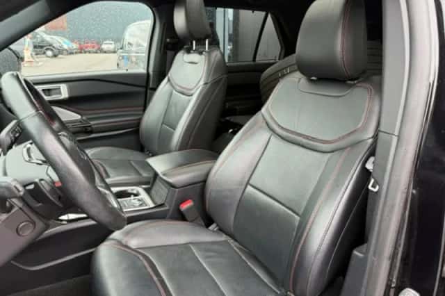 Ford Explorer (2021) thumbnail 4