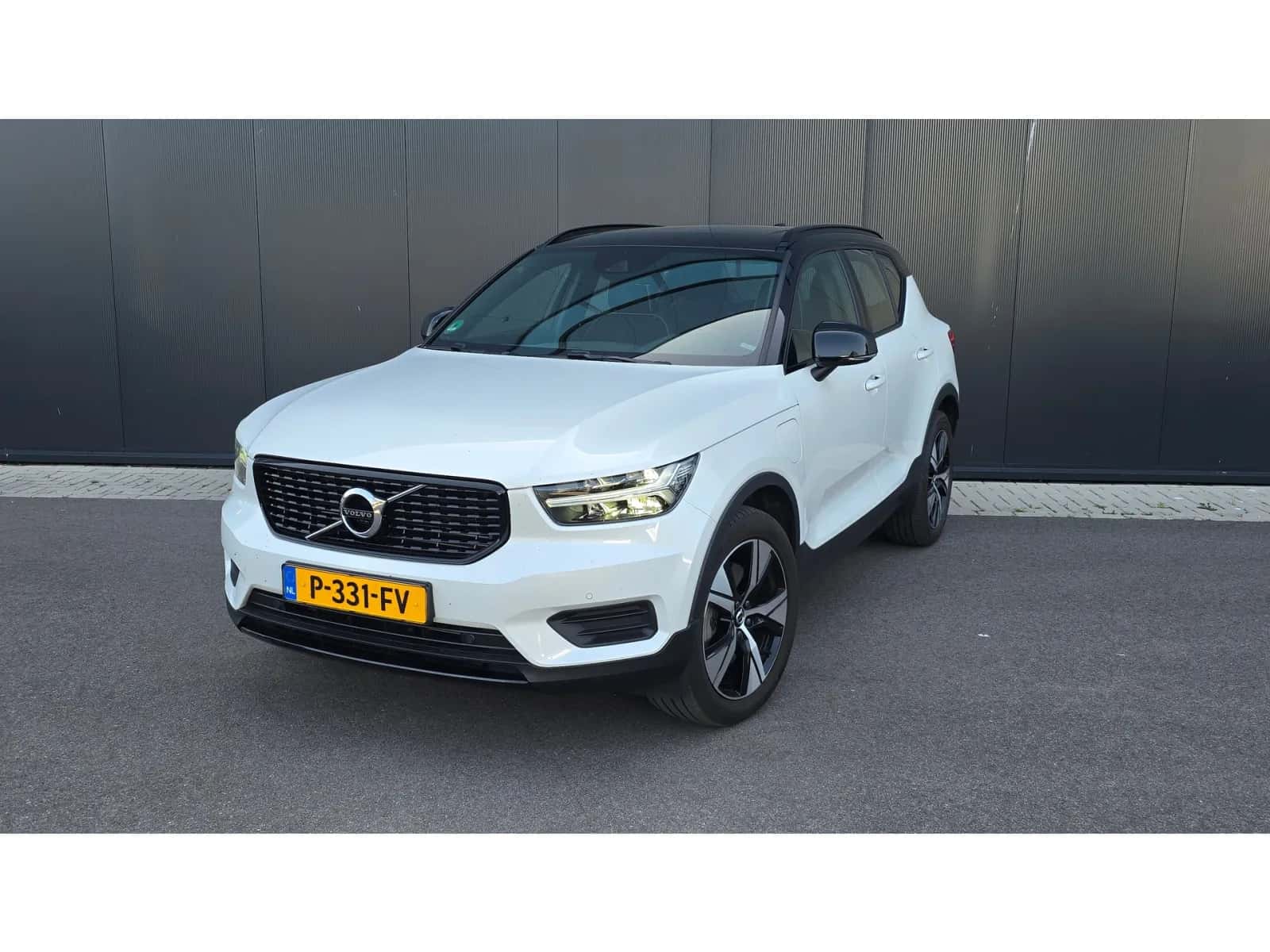 Volvo XC40 (2022) — foto 1
