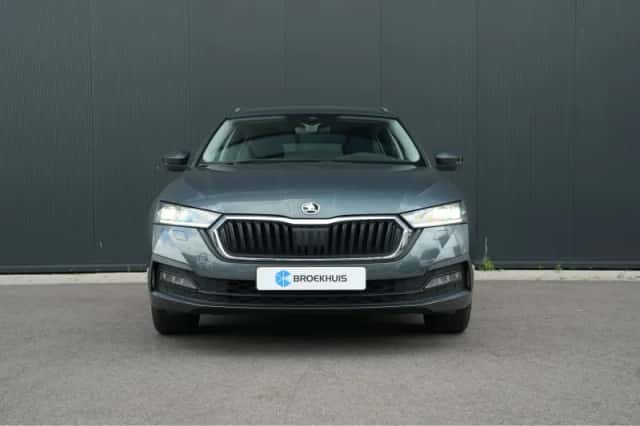 Škoda Octavia (2020) thumbnail 2