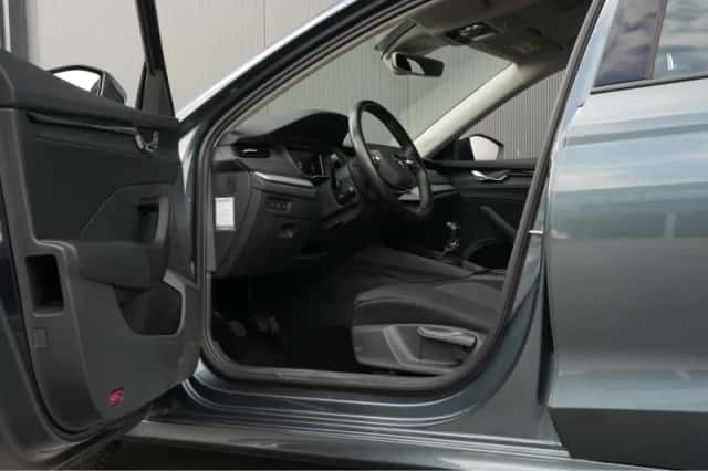 Škoda Octavia (2020) thumbnail 4