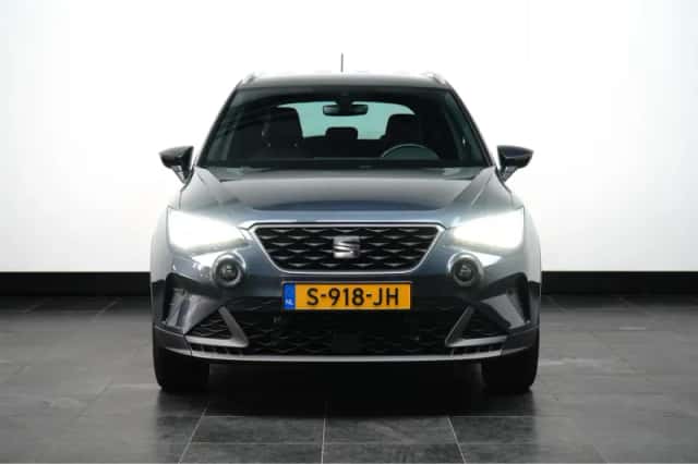 SEAT Arona (2023) thumbnail 2