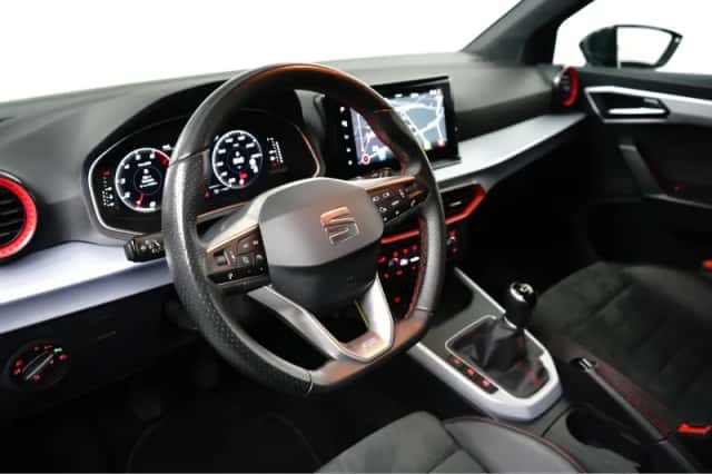 SEAT Arona (2023) thumbnail 16
