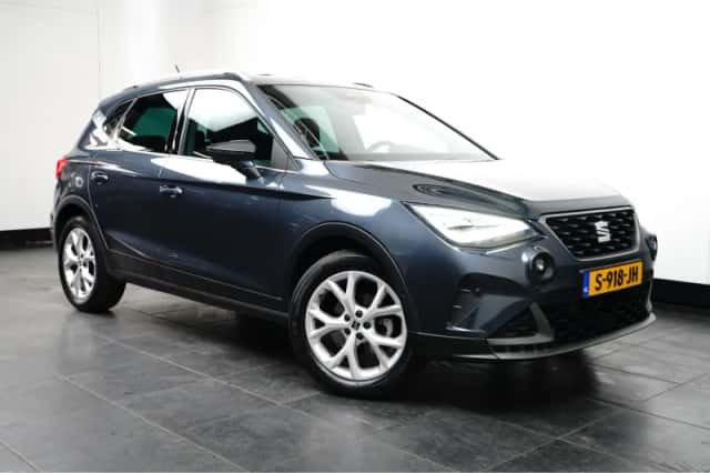 SEAT Arona (2023) thumbnail 3