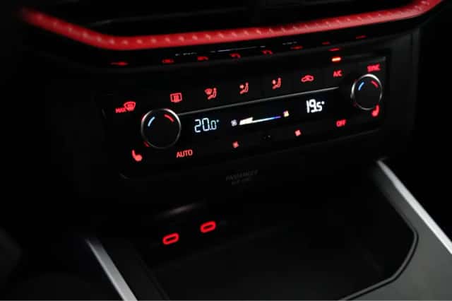 SEAT Arona (2023) thumbnail 23