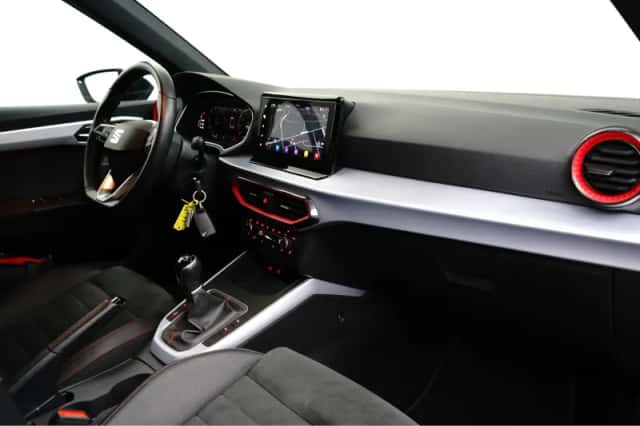 SEAT Arona (2023) thumbnail 7