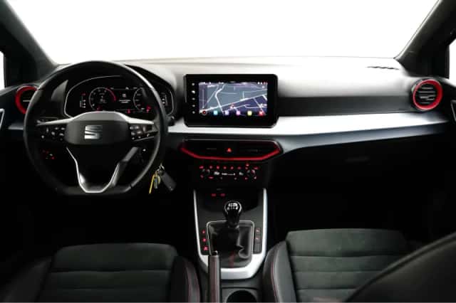 SEAT Arona (2023) thumbnail 9