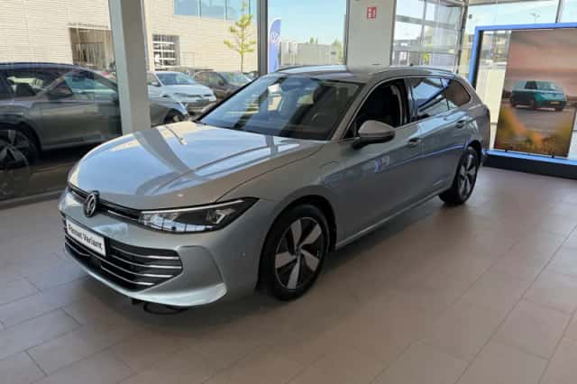 Volkswagen Passat (2025) thumbnail 1