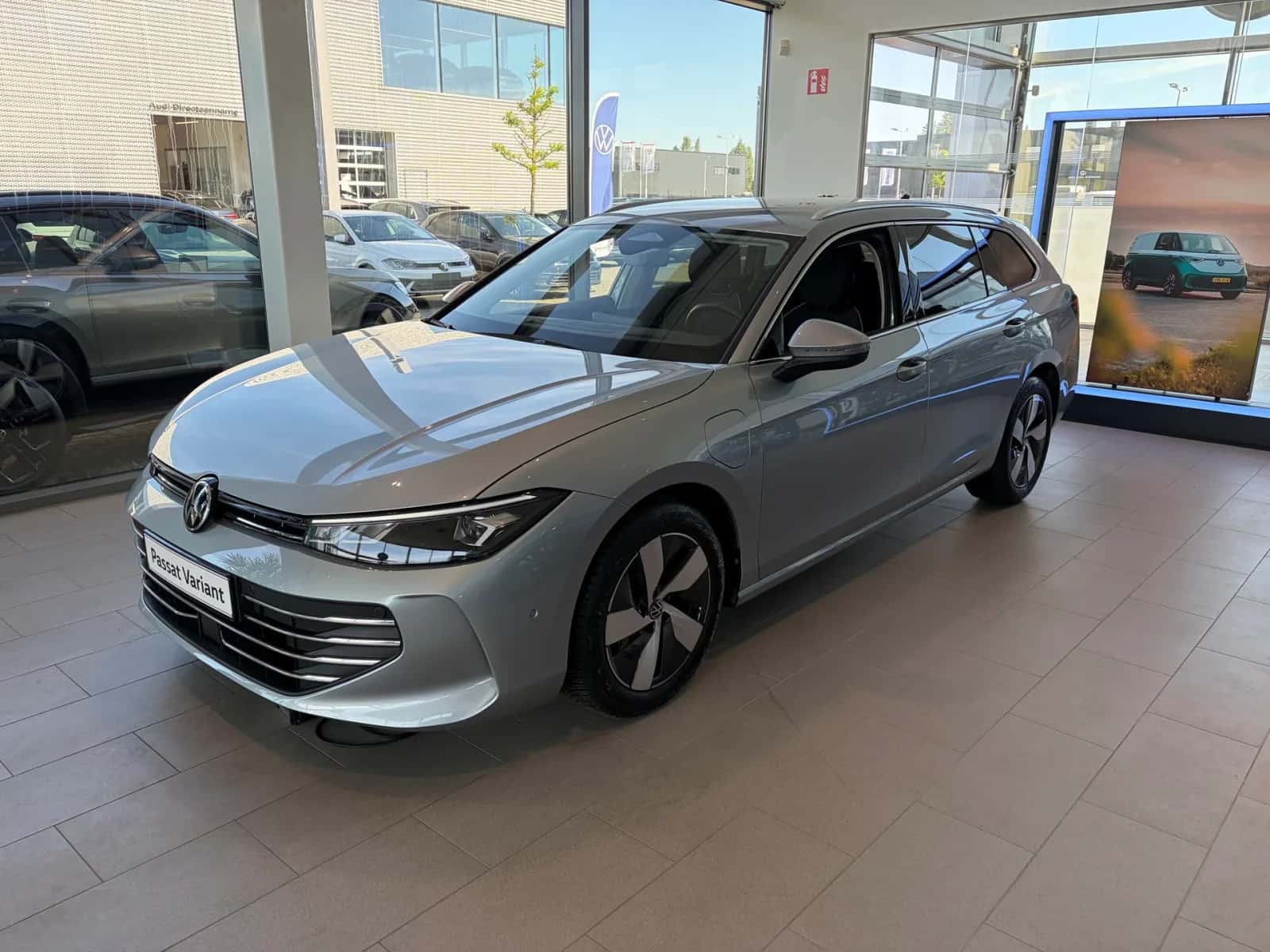 Volkswagen Passat (2025) — foto 1