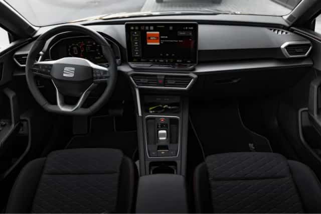 SEAT Leon Sportstourer (2025) thumbnail 4