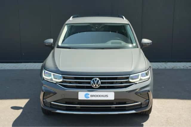 Volkswagen Tiguan (2022) thumbnail 2