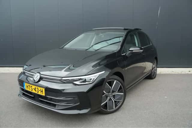 Volkswagen Golf (2025) thumbnail 1